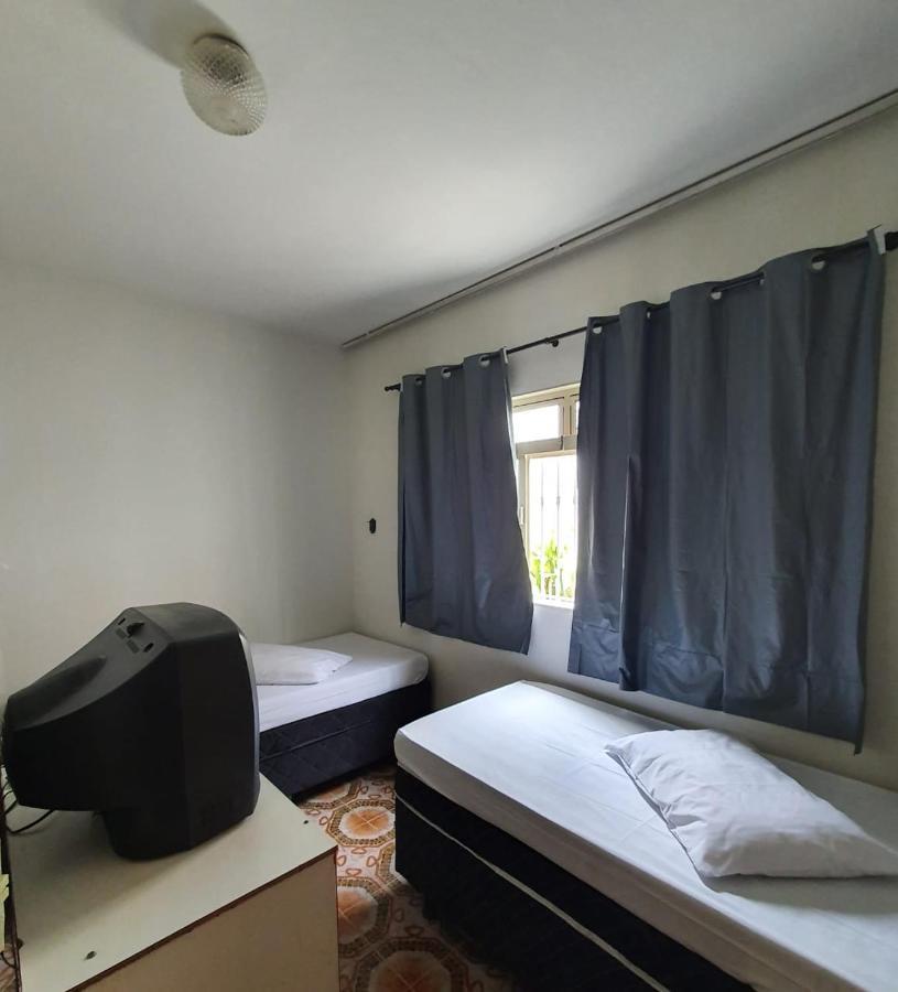 Hostel Umuarama Uberlandia Bagian luar foto